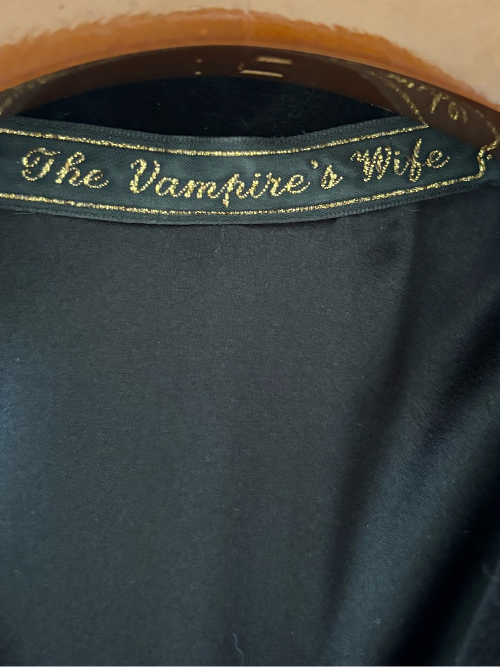 The Vampire’s Wife button-down blouse in thick cotton velvet. Removable sash. - Picture 2 of 9